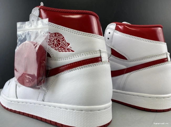 Jordan (2017) Retro Red Metallic 1 Air 555088-103 0704